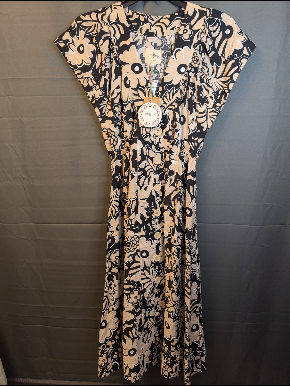 Umgee Black and Cream Floral Maxi Dress with Button Front .. B